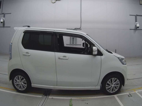 2015 Suzuki WAGON R STINGRAY MH44S[2]