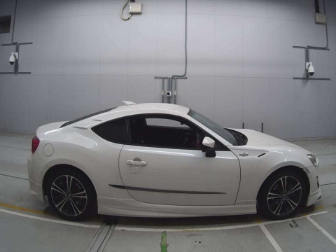 2012 Toyota 86 ZN6[2]