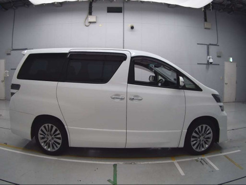 2013 Toyota Vellfire ANH20W[2]