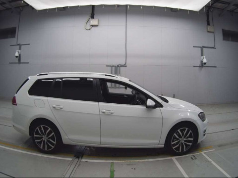 2014 Volkswagen Golf Variant AUCHP[2]