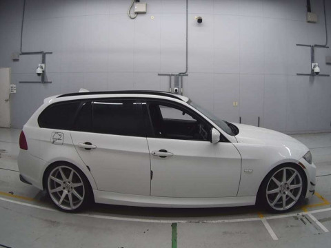 2012 BMW 3 Series US20[2]