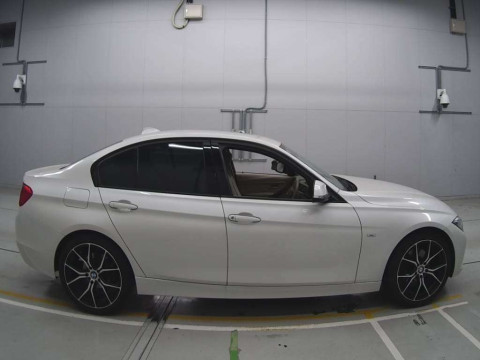 2013 BMW 3 Series 3B20[1]