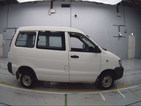 2003 Toyota Liteace Van KR42V[1]