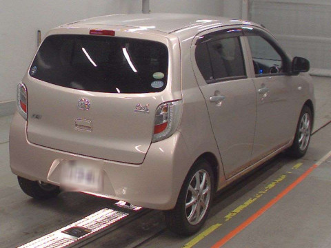 2015 Daihatsu Mira es LA300S[1]