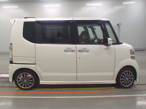 2013 Honda N-BOX CUSTOM JF1[2]