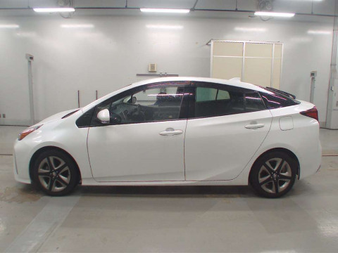 2020 Toyota Prius ZVW51[2]