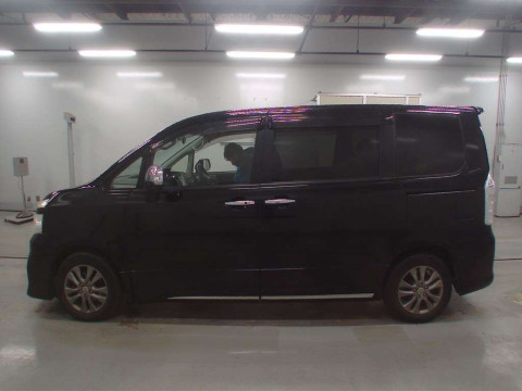 2012 Toyota Voxy ZRR70W[2]