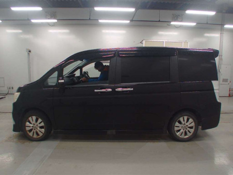 2012 Honda Step WGN Spada RK5[2]