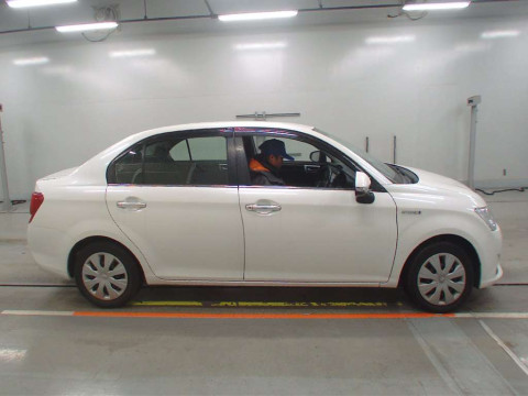 2013 Toyota Corolla Axio NKE165[1]