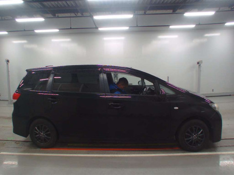 2010 Toyota Wish ZGE20W[1]