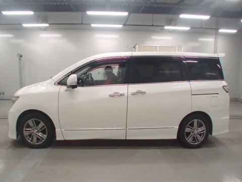 2010 Nissan Elgrand PNE52[2]