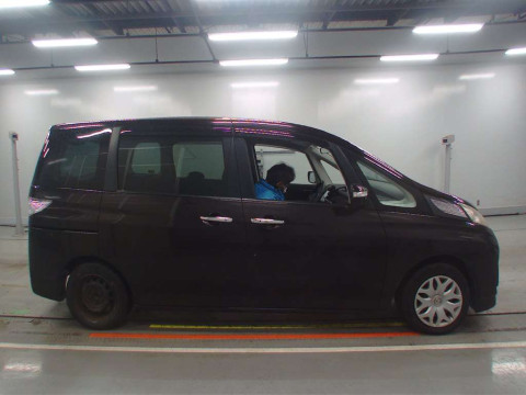 2011 Mazda Biante CCEFW[1]