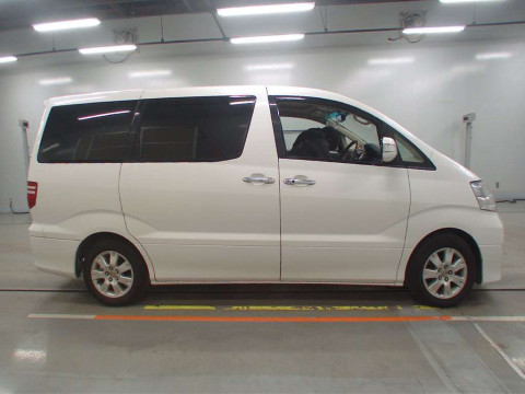 2005 Toyota Alphard MNH10W[1]