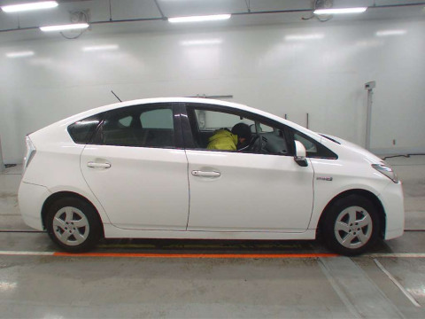 2010 Toyota Prius ZVW30[1]