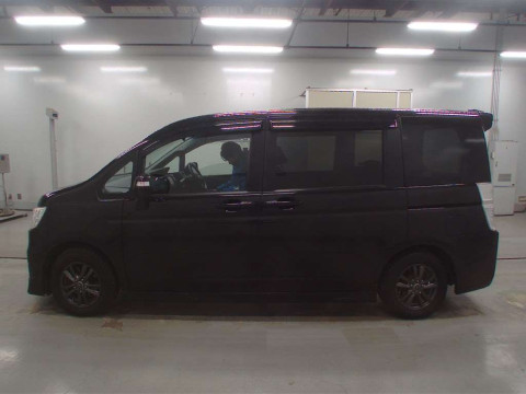 2010 Honda Step WGN Spada RK5[2]