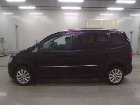 2012 Volkswagen Golf Touran 1TCAV[2]