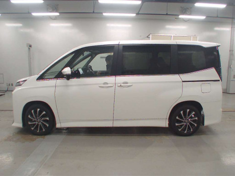 2024 Toyota Voxy MZRA90W[2]