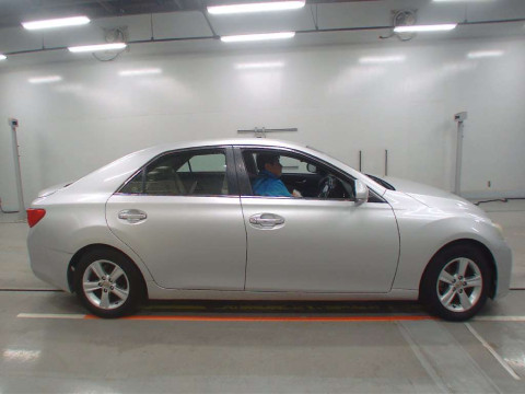 2010 Toyota Mark X GRX130[1]