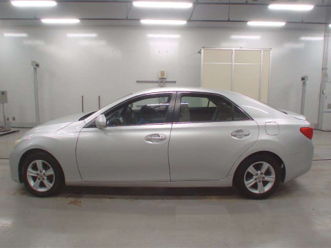 2010 Toyota Mark X GRX130[2]