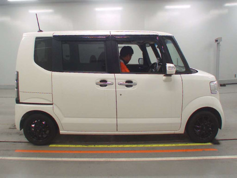 2013 Honda N-BOX JF1[1]