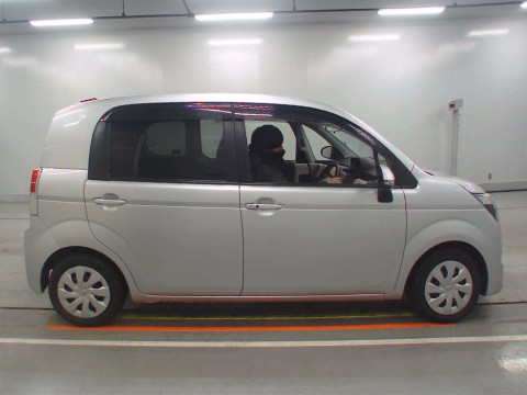 2013 Toyota Spade NCP141[1]