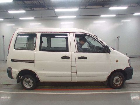 2003 Toyota Townace Van KR42V[1]