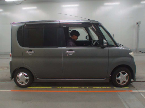 2009 Daihatsu Tanto Custom L375S[1]