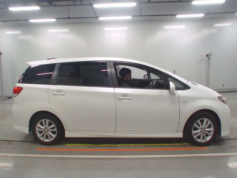 2010 Toyota Wish ZGE20W[1]