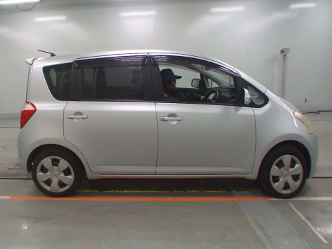 2006 Toyota Ractis NCP100[1]