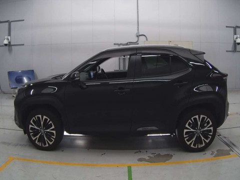 2023 Toyota YARIS CROSS MXPJ10[2]