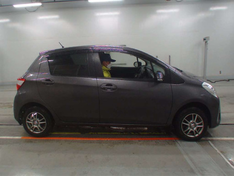 2018 Toyota Vitz NSP135[1]