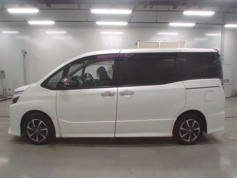 2019 Toyota Voxy ZRR80W[2]