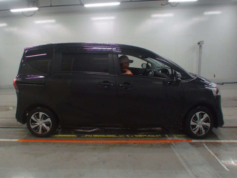 2022 Toyota Sienta NSP170G[1]