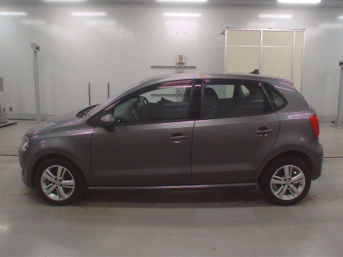 2014 Volkswagen Polo 6RCBZ[2]