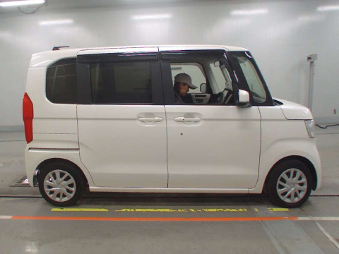 2018 Honda N-BOX JF3[2]