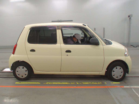 2010 Daihatsu Esse L235S[2]