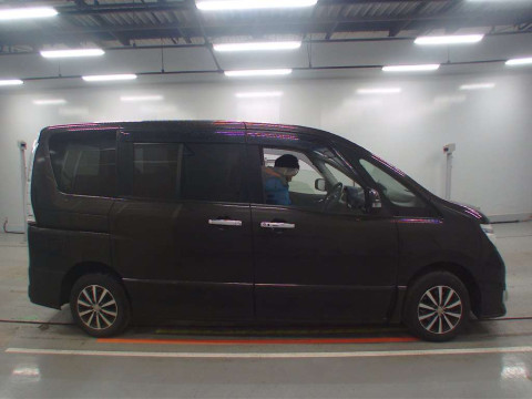 2014 Nissan Serena FNC26[1]