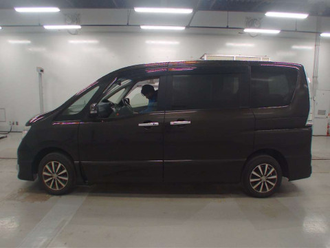 2014 Nissan Serena FNC26[2]