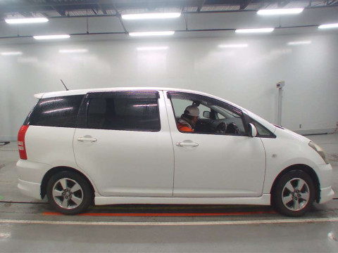 2004 Toyota Wish ZNE10G[1]