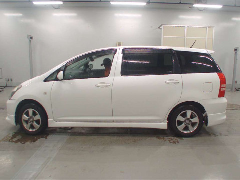 2004 Toyota Wish ZNE10G[2]