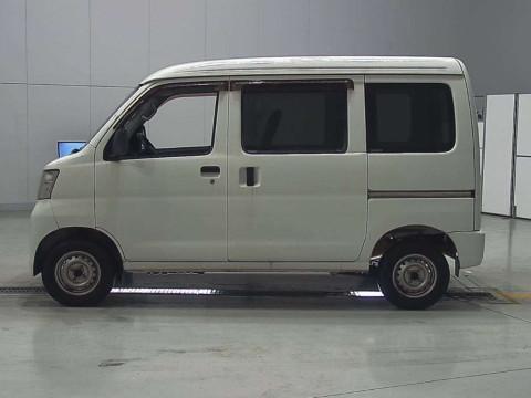 2015 Daihatsu Hijet Cargo S321V[2]