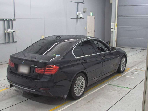 2012 BMW 3 Series 3B20[1]