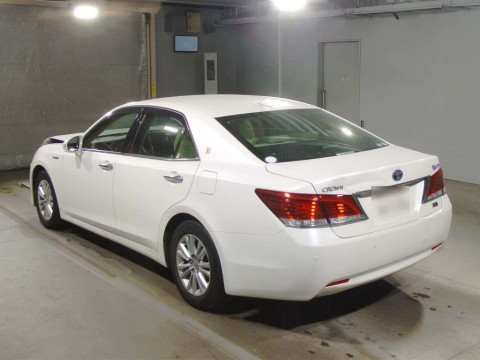 2014 Toyota Crown Hybrid AWS210[2]