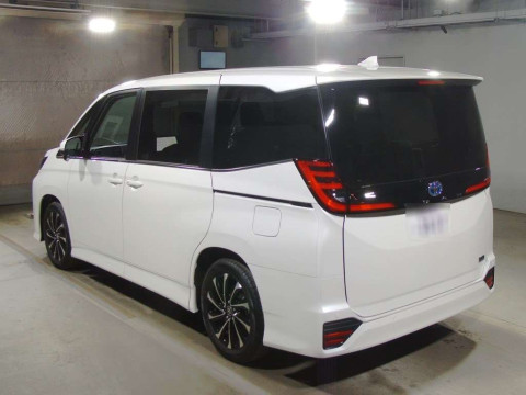 2025 Toyota Noah ZWR90W[1]