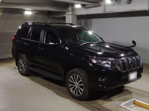 2020 Toyota Land Cruiser Prado TRJ150W[1]