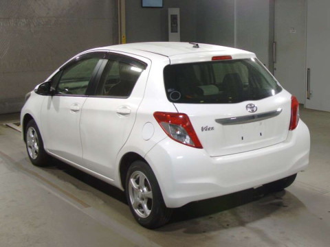 2014 Toyota Vitz KSP130[2]