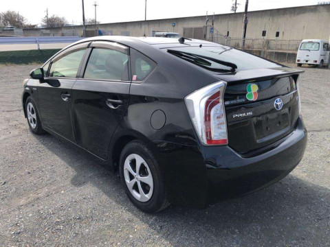 2013 Toyota Prius ZVW30[1]