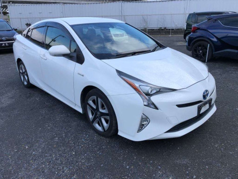 2016 Toyota Prius ZVW50[0]