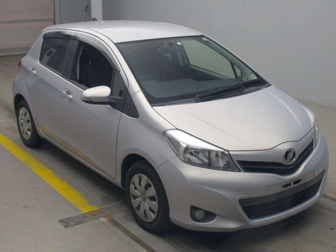 2014 Toyota Vitz NSP130[2]