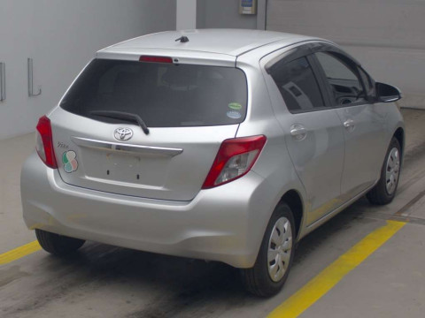 2013 Toyota Vitz KSP130[1]